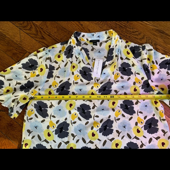 Loft Floral Print Flutter Sleeve Top - Picture 4 of 7
